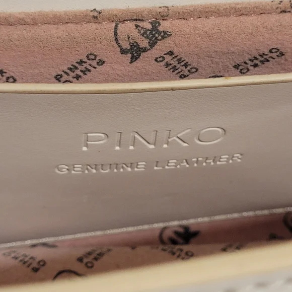 Pinko Elegant White Crossbody Bag with Gold Details - Picture 7 of 10